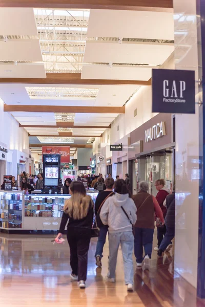 GAP store entrance at Grapevine Mills mall during Black Friday and Thanksgiving sale event — Stock Photo, Image