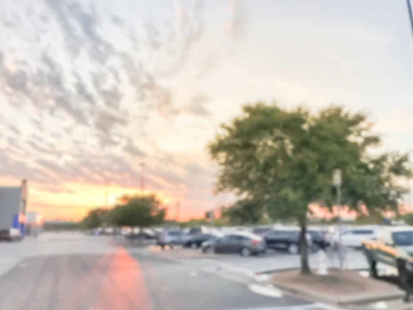 Homályos Motion Drámai Naplemente Felhő Fedezetlen Parkolók Bolt Közelében Dallas — Stock Fotó