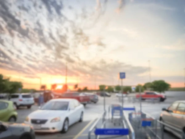 Absztrakt Homályos Drámai Naplemente Felhő Fedezetlen Parkolók Közelében Visszatérő Bevásárlókosár — Stock Fotó