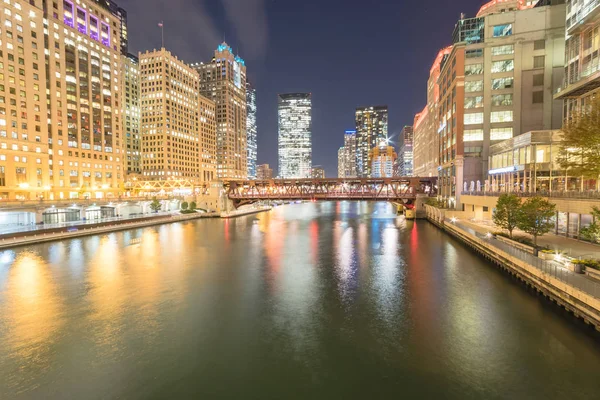 Riverside Chicago Skylines All Ora Blu Lungo Wells Street — Foto Stock
