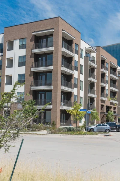 Rangée Immeubles Près Rue Dans Banlieue Dallas Texas États Unis — Photo