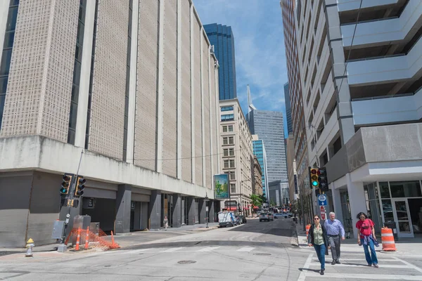 Dallas May 2019 Gente Caminando Por Centro Dallas Con Calles — Foto de Stock