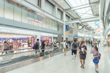 Incheon, Güney Kore-16 Temmuz 2019: Asiana Airlines logosu ile Incheon Uluslararası Havaalanı Içinde, Güney Kore 'deki en büyük Havaalanı, Seul sermaye alanına hizmet veren birincil Havaalanı