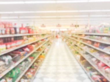 Usa 'daki Asya süpermarketinde arka plan koridorları ve raflar bulanık