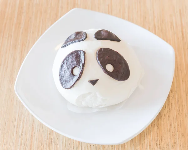 Blanc traditionnel panda chinois boulette d'ours sur assiette de désert — Photo