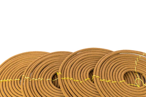 Bobinas de incienso redondas asiáticas hechas de madera de agar aislada sobre fondo blanco con espacio para copiar — Foto de Stock