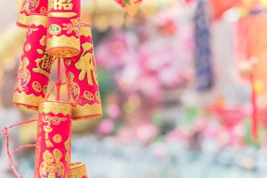 Teksas 'ta Vietnam' da Tet tatil pazarında yeni yıl mesajları olan ateş krakerleri.