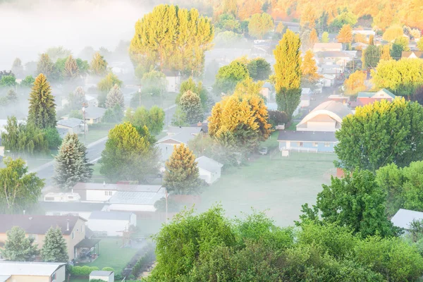 Doğu Washington, Colfax kırsalındaki Usa kasabasının hava sisli manzarası — Stok fotoğraf
