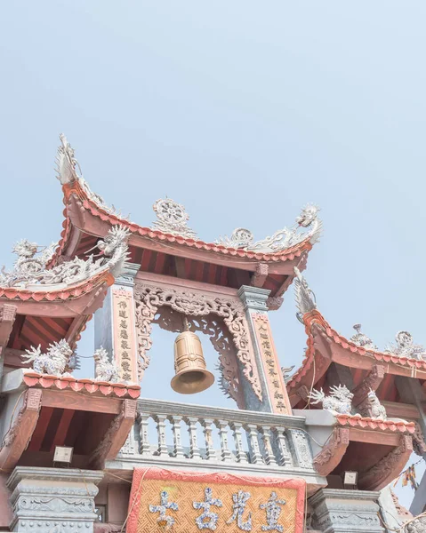 Lookup View Typical Entrance Bell Tower Vietnamese Pagoda Popular Temple — Stock Photo, Image