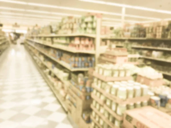 Filtrowany obraz zamazane nawy tła i półki w azjatyckim supermarkecie w Usa — Zdjęcie stockowe