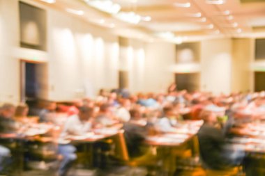 Bulanık insanlar Dallas, Teksas, ABD 'deki otel konferans odasındaki yatırım atölyesine katıldılar.