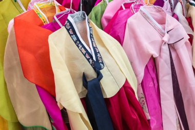 Hanbok - geleneksel Kore halk kostümleri