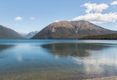 Mount göl Rotoiti, Yeni Zelanda'yansıtan Robert