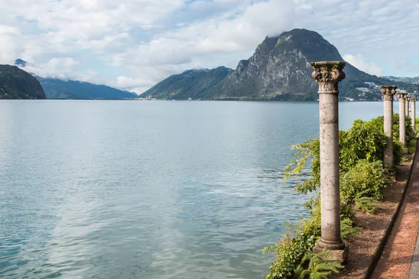 Iónský Řád Sloupce Luganského Jezera Švýcarsku — Stock fotografie