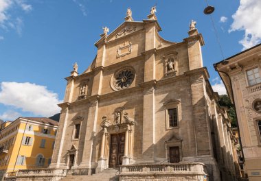 Chiesa Collegiata dei SS Pietro e Stefano Kilisesi Bellinzona, İsviçre