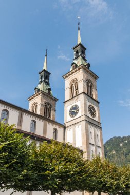 Glarus kasabasındaki Glarus Kilisesi, İsviçre