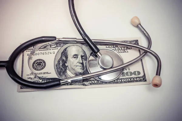 Estetoscópio Sobre Dinheiro Conceito Médico — Fotografia de Stock