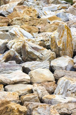 çevre düzenlemesi için yerdeki büyük Arnavut kaldırımı taşları