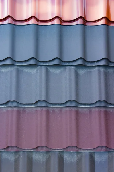 A textura das telhas é close-up. Material de cobertura — Fotografia de Stock
