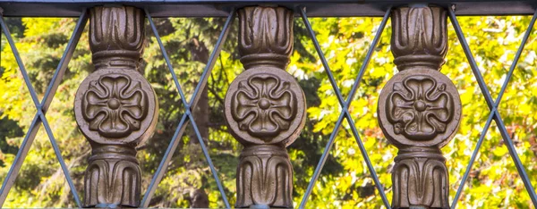 Close-up van vervalste element, vintage hek — Stockfoto