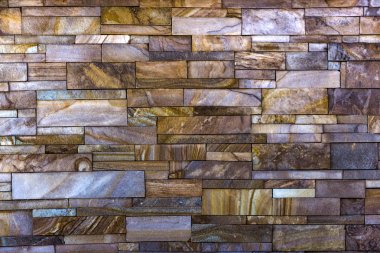 Beton döşeme arka plan veya doku olarak karşı karşıya gelen dekoratif tuğla duvar