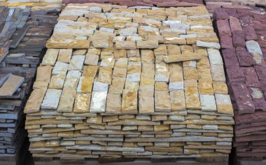 Dekoratif taş bir palet oluşturmak için reklam kullanılabilir