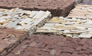 Dekoratif taş bir palet oluşturmak için reklam kullanılabilir