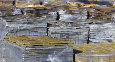 Dekoratif taş bir palet oluşturmak için reklam kullanılabilir