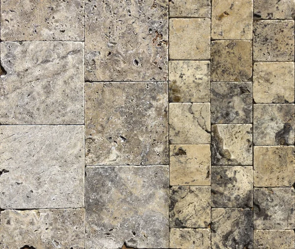 Üzerinden pürüzsüz bir yüzey ile Traverten kaplama karo