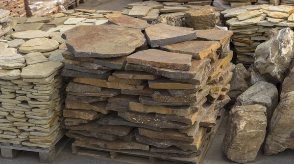 Dekoratif taş bir palet oluşturmak için reklam kullanılabilir