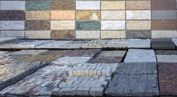 Dekoratif taş bir palet oluşturmak için reklam kullanılabilir