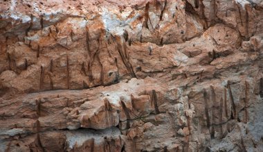 Gri granit dokulu ve blok artalanları