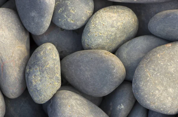 Мраморная галька полированного цвета и полудрагоценные камни — стоковое фото