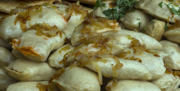 Vareniky (knedlíky). Slovanská jídlo. Ukrajinská národní jídlo. — Stock fotografie
