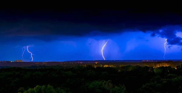 La ira del cielo golpea abajo . —  Fotos de Stock