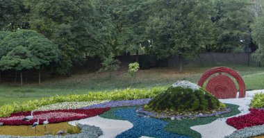 Japon tarzı temiz, bakımlı bir bahçede