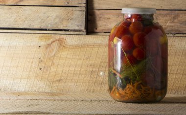 ev koruma hangi karanlık bir bodrumda birkaç ışık ışınları tatili