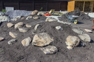 Yapımında dağ tepe üzerinde büyük cobblestones