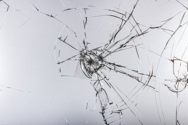 Beyaz arkaplanda bir toptan delik