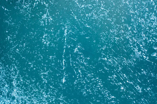 La textura del hielo grueso en el lago, vista del dron . — Foto de Stock