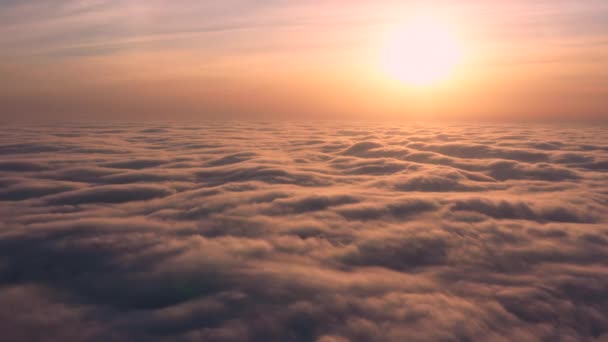 Viagens Lazer Conceito Drone Voando Alto Acima Das Nuvens Atmosfera — Vídeo de Stock