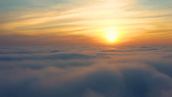 Sonnenaufgang Oder Sonnenuntergang Über Den Wolken Blick Aus Dem Flugzeug — Stockfoto