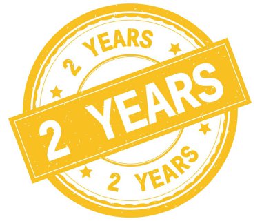 Yazılı metin sarı yuvarlak pencere boyutu üzerinde 2 yıl.