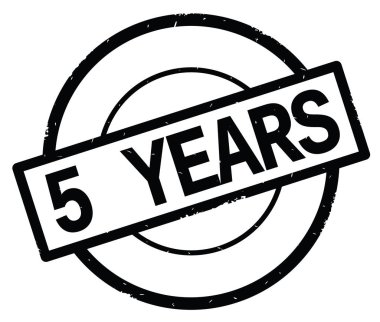 Siyah daire basit damgası yazılmış 5 yıl metni.