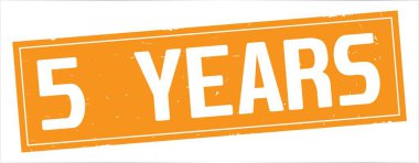 Tam turuncu dikdörtgen damga üzerinde 5 yaşındaki metin.