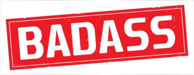 Tam kırmızı dikdörtgen damga üzerinde badass metin.