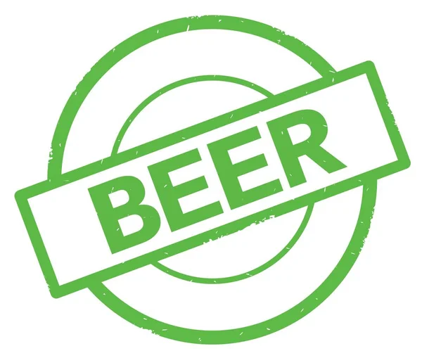 Текст пива, написанный на простой зеленой марке круга . — стоковое фото