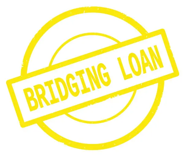 Överbrygga lån text, skriven på gul enkel cirkel stämpel. — Stockfoto