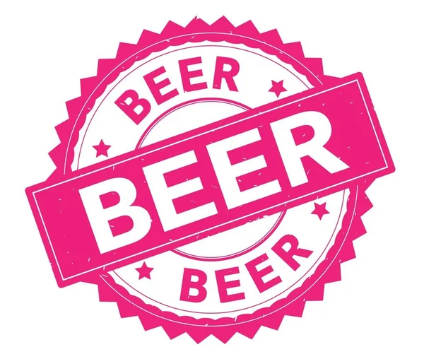 Selo redondo de texto rosa de cerveja, com borda zig zag . — Fotografia de Stock