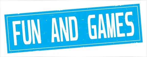 Текст "FUN AND GAMES" на полностью голубой прямоугольной печати . — стоковое фото